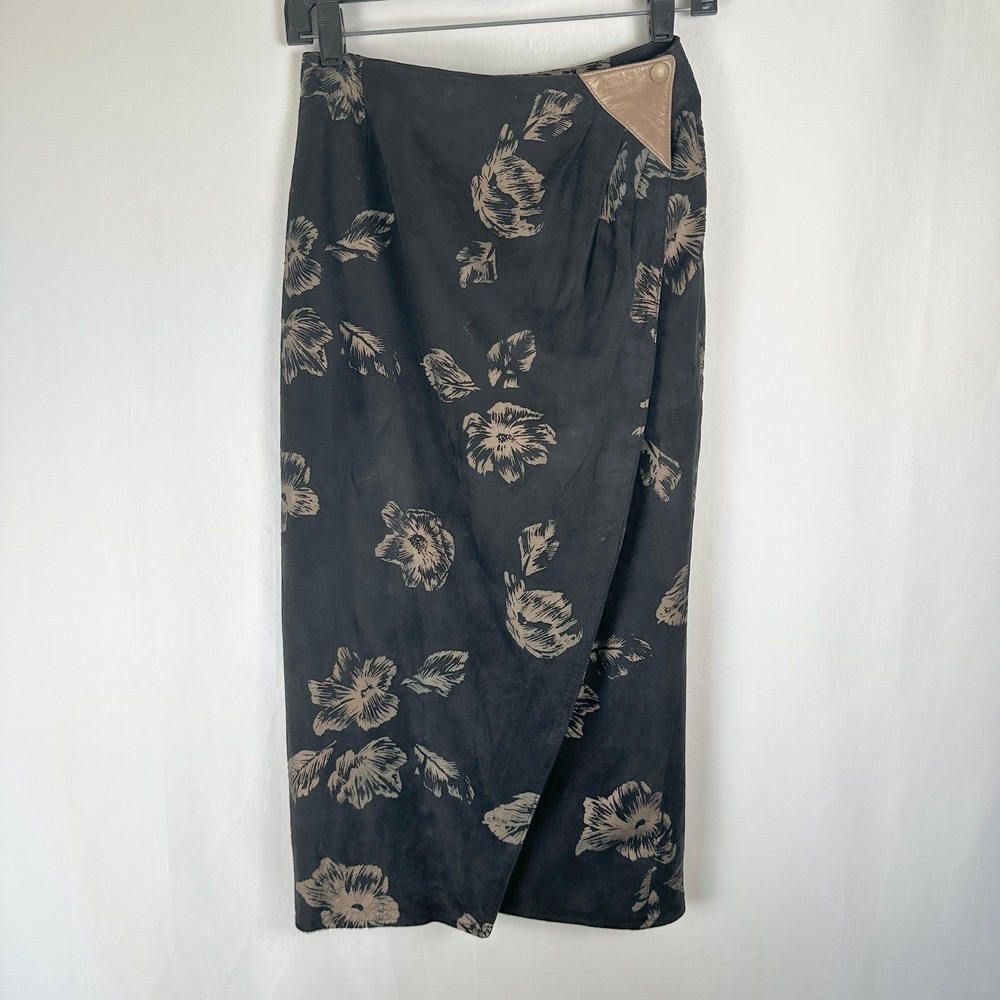 Vintage Vakko Suede Leather Trim Wrap Skirt Womens 6 Black Gold Floral USA‎ Chic